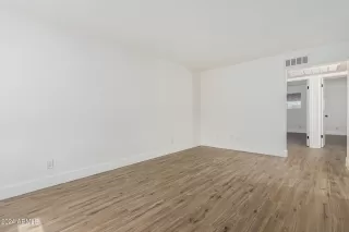 Photo #4: 6752854 Listing