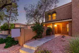 Photo #6: 6752902 Listing