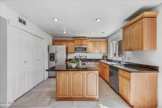 Photo #3: 6752943 Listing