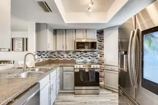 Photo #2: 6753096 Listing