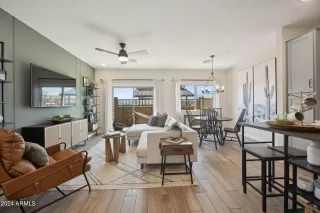 Photo #5: 6753136 Listing