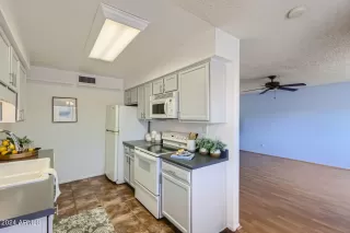 Photo #3: 6753267 Listing 