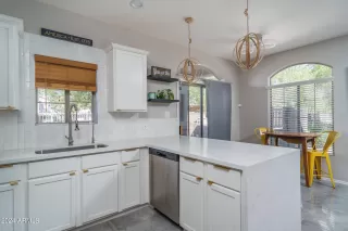 Photo #5: 6753603 Listing 