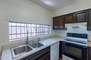 Photo #4: 6753653 Listing