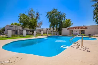 Photo #5: 6753704 Listing