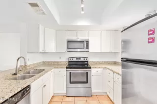 Photo #2: 6753803 Listing