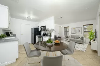 Photo #3: 6753913 Listing