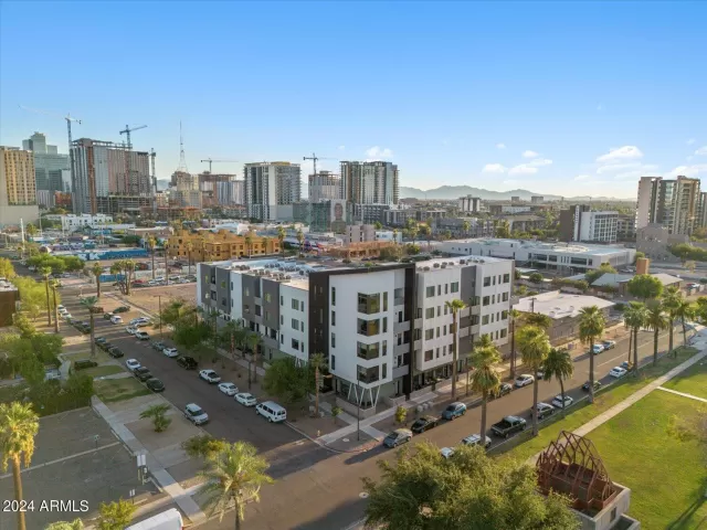 MLS: 6754108 Condo For Sale