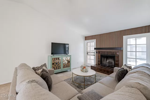 MLS: 6754135 Condo For Sale