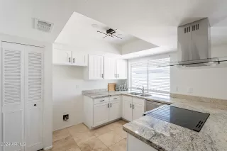 Photo #6: 6754135 Listing