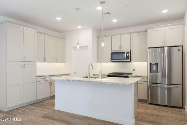 MLS: 6754148 Condo For Sale