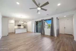 Photo #5: 6754148 Listing 