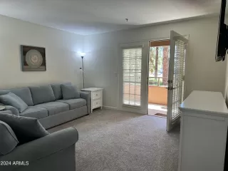 Photo #6: 6754244 Listing