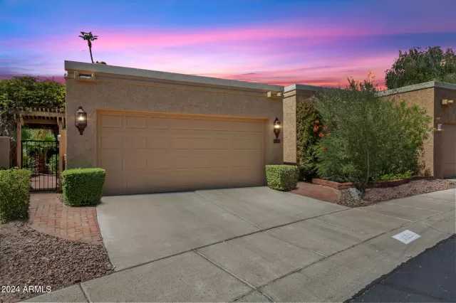 MLS: 6754638 Condo For Sale