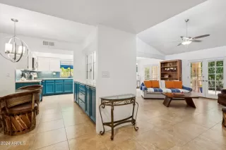 Photo #4: 6754638 Listing