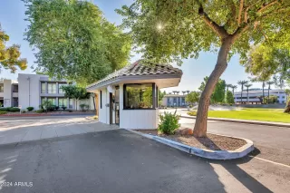 Photo #2: 6754946 Listing 