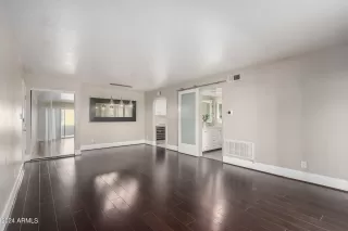 Photo #5: 6755028 Listing