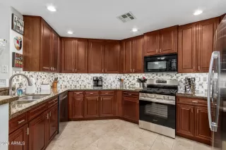 Photo #2: 6755036 Listing