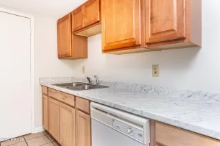 Photo #6: 6755126 Listing