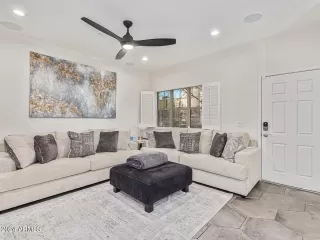 Photo #4: 6755193 Listing