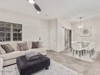 Photo #6: 6755193 Listing