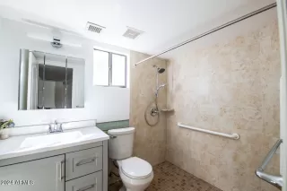 Photo #5: 6755523 Listing