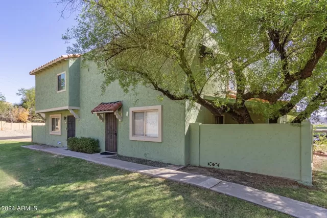 MLS: 6755808 Condo For Sale