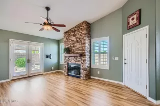 Photo #3: 6756049 Listing