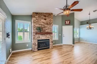 Photo #4: 6756049 Listing