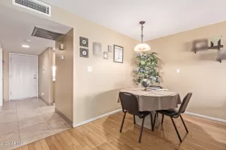 Photo #6: 6756072 Listing 