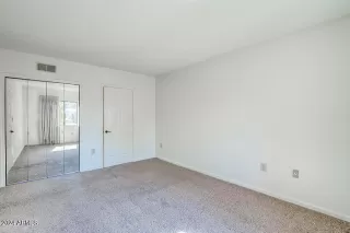 Photo #6: 6756098 Listing