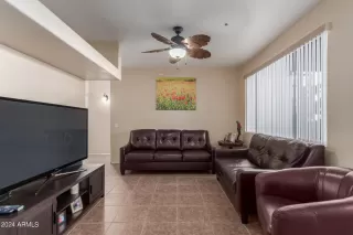 Photo #4: 6756233 Listing