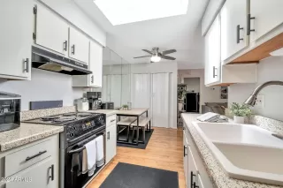 Photo #3: 6756303 Listing