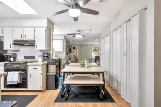 Photo #5: 6756303 Listing