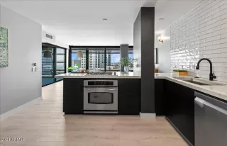 Photo #3: 6756542 Listing