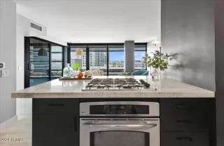 Photo #5: 6756542 Listing