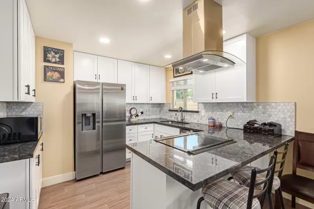 MLS: 6756673 Condo For Sale