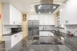 Photo #1: 6756673 Listing 