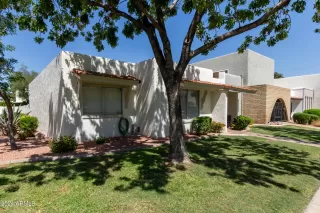 Photo #3: 6756698 Listing