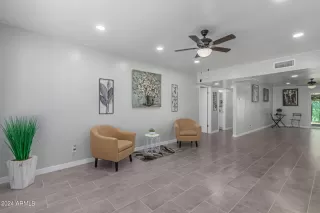 Photo #5: 6756698 Listing