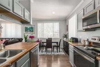 Photo #6: 6757165 Listing