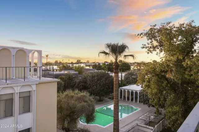 MLS: 6757231 Condo For Sale