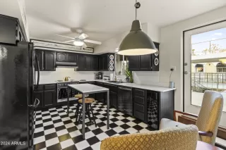 Photo #3: 6757231 Listing