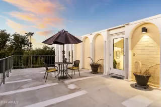 Photo #5: 6757231 Listing