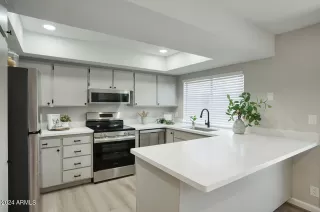 Photo #5: 6757270 Listing 