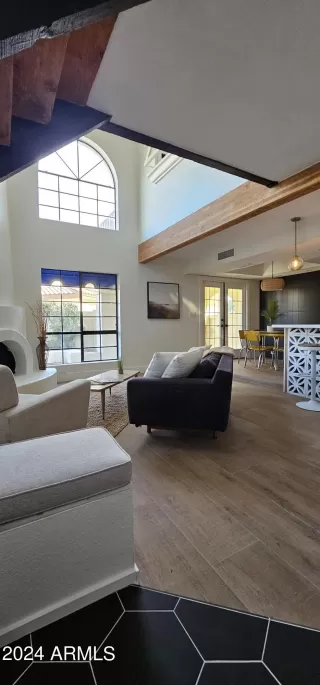 Photo #6: 6757292 Listing