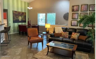 Photo #5: 6757416 Listing