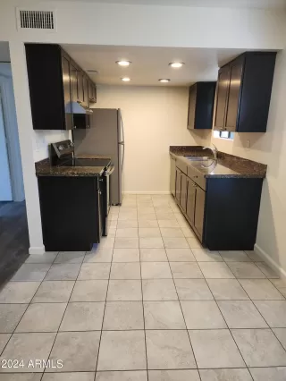 Photo #4: 6757636 Listing 