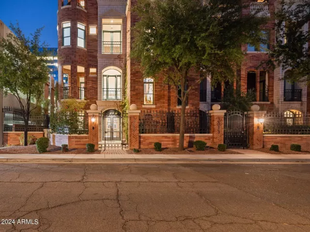 MLS: 6757718 Condo For Sale