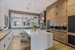 Photo #3: 6757718 Listing